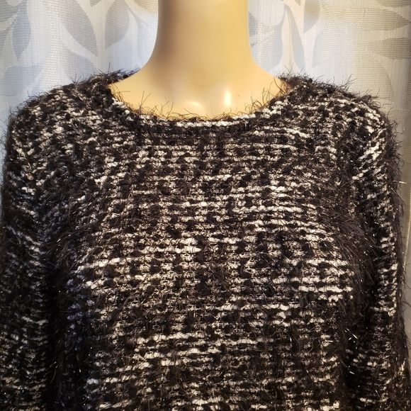 Vince Camuto Petite Fuzzy Crop Sweater - Picture 2 of 12